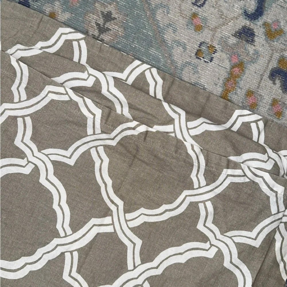 2 x Pottery‎ Barn Kendra Trellis Linen Cotton Standard Pillow Covers Shams